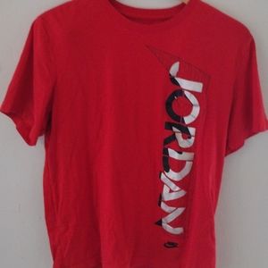Large Jordan tshirt